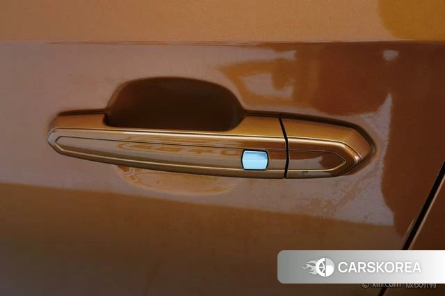 Cadillac CT4 2024 Оранжевый из Китая