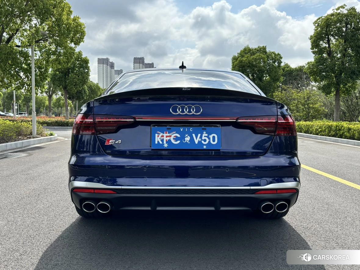 Audi S4 2021 Синий из Китая
