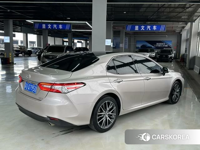 Toyota Camry 2021 Шампань из Китая