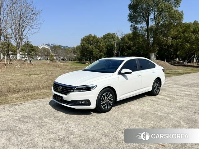 Volkswagen Lavida 2022 Белый из Китая