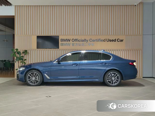 BMW 5 series PHEV 2021 Синий из Китая