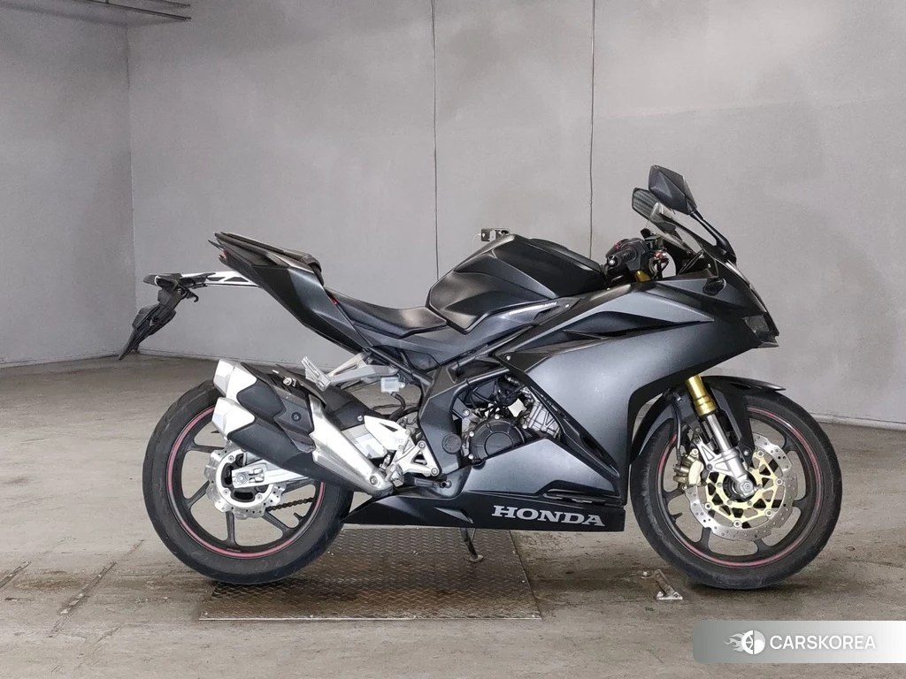 Проданный Honda CBR250RR 2017 из Японии