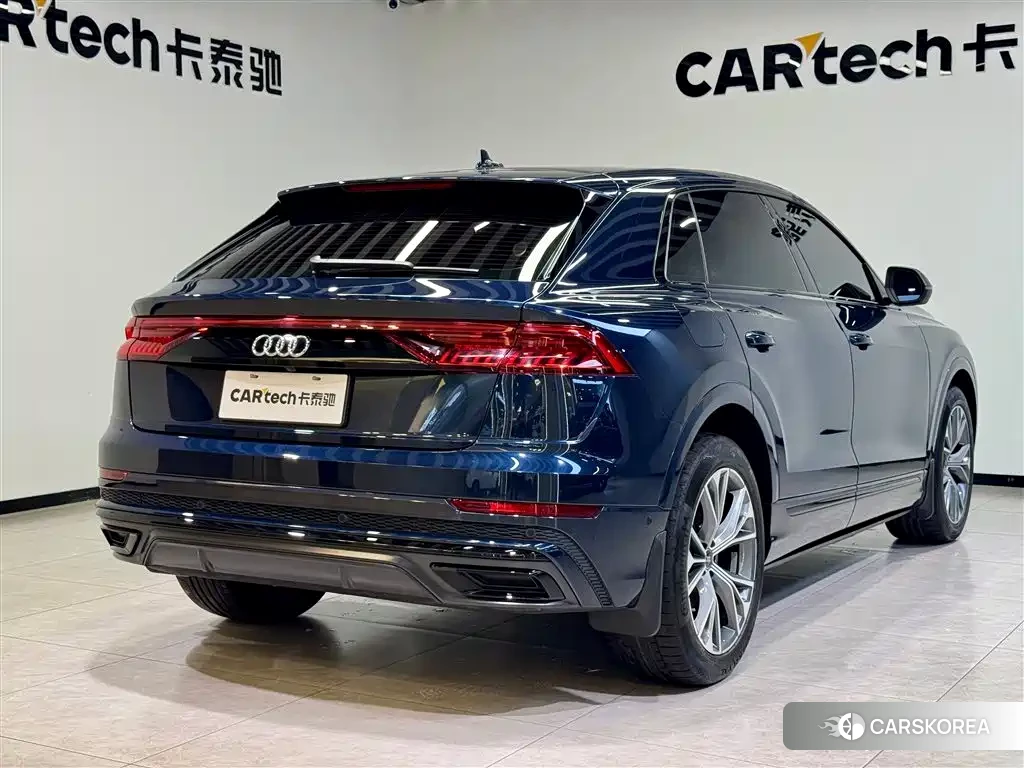 Audi Q8 2024 Синий из Китая