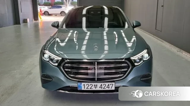 Mercedes-Benz E-Class W214 2024 Цвет галактики из Кореи