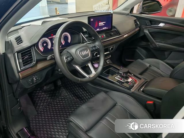 Audi Q5L 2022 Черный из Китая