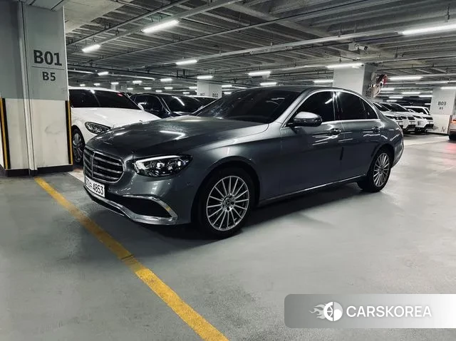 Mercedes-Benz E-Class W213 2021 Серый из Кореи