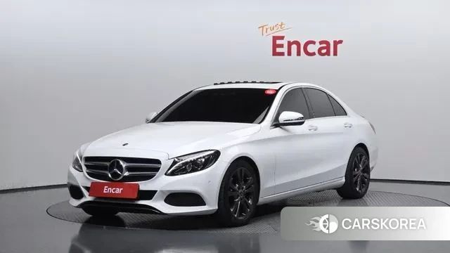 Mercedes-Benz C-Class W205 2018 Белый из Кореи