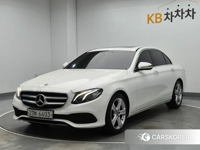Mercedes-Benz E-Class W213 2018 Белый из Кореи