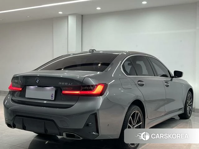 BMW 3 series 2023 Темно-серый из Китая
