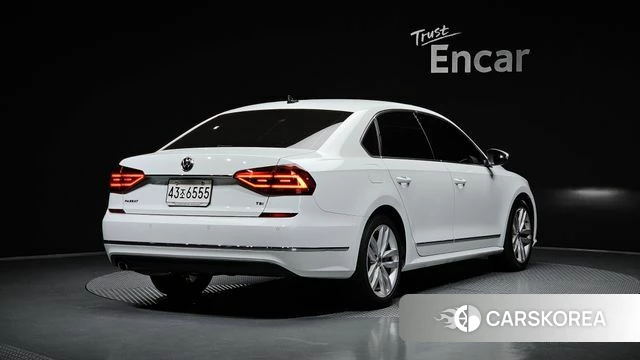 Volkswagen The New Passat 2018 Белый из Кореи
