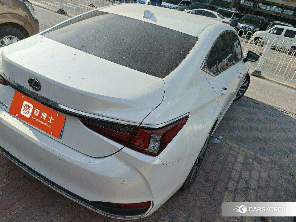 Lexus ES 2021 Белый из Китая