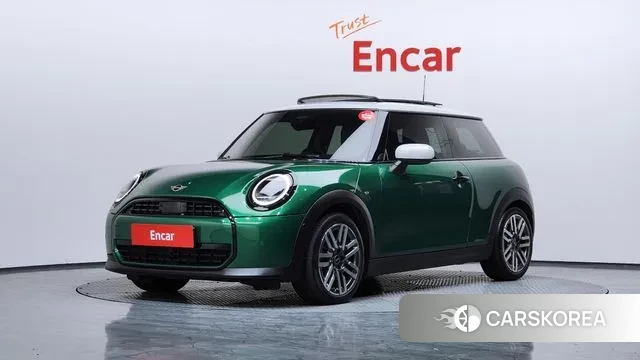 Mini Cooper C 4th generation 2024 Зеленый из Кореи
