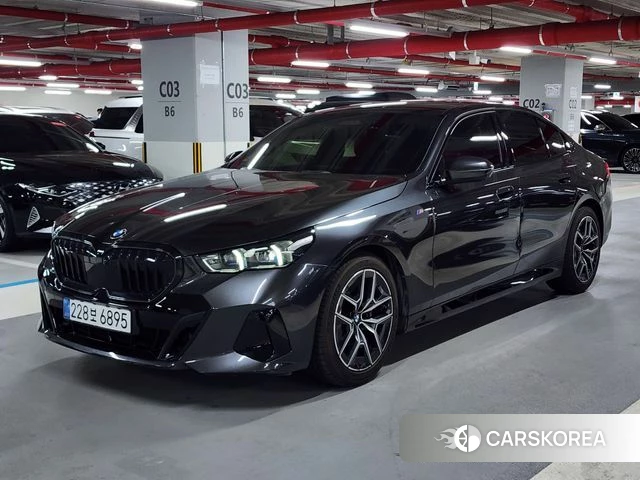 BMW 5 Series (G60) 2024 Серый из Кореи