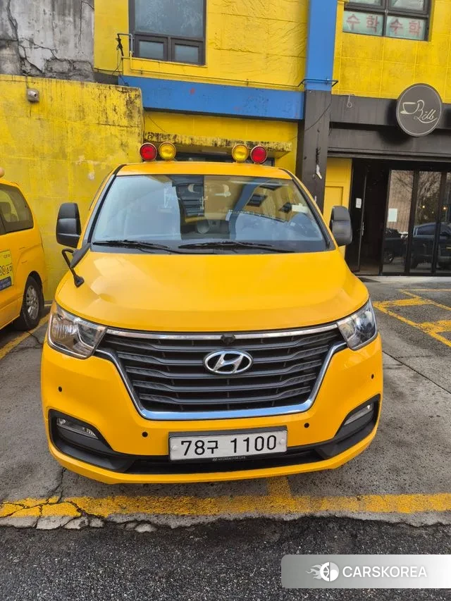 Hyundai The New Grand Starex 2018 Желтый из Кореи