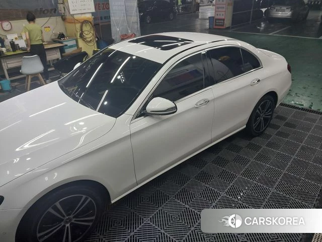 Mercedes-Benz E-Class W213 2020 Белый из Кореи