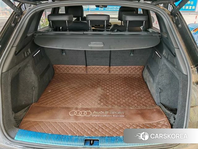 Audi Q5L 2023 Черный из Китая