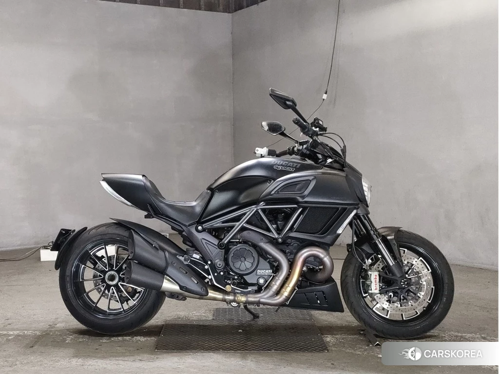 Проданный Ducati DIAVEL 2014 из Японии