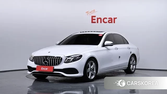 Mercedes-Benz E-Class W213 2018 Белый из Кореи