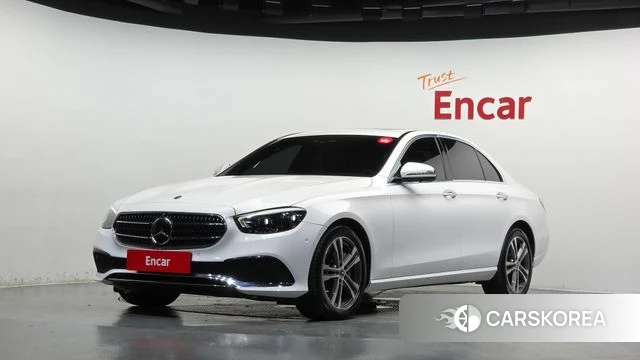 Mercedes-Benz E-Class W213 2021 Белый из Кореи