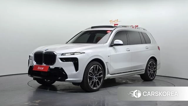 BMW X7 (G07) 2025 Белый из Кореи