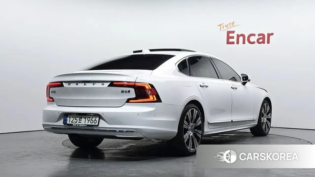 Volvo S90 2022 Белый из Кореи