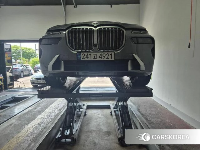 BMW X7 (G07) 2023 Серый из Кореи