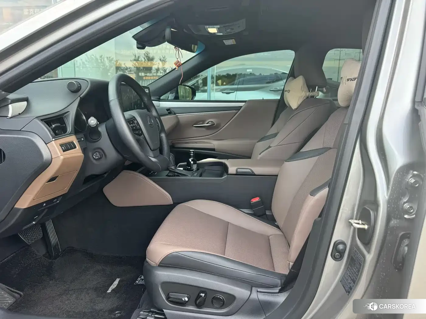 Lexus ES 2026 Silver/gray из Китая