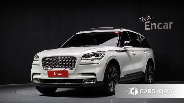 Lincoln Aviator 2nd generation 2023 Белый из Кореи