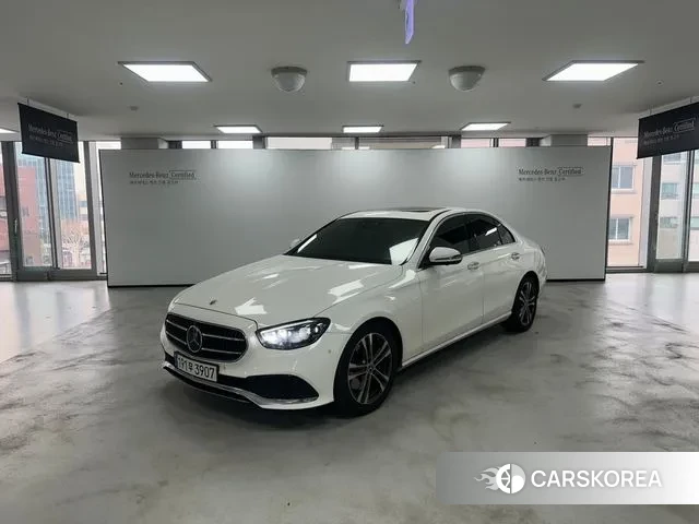 Mercedes-Benz E-Class W213 2022 Белый из Кореи