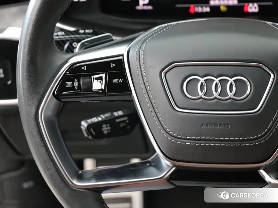 Audi A7L 2026 Champagne/brown из Китая