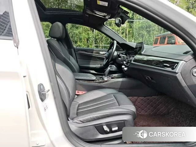 BMW 5 series 2019 Белый из Китая