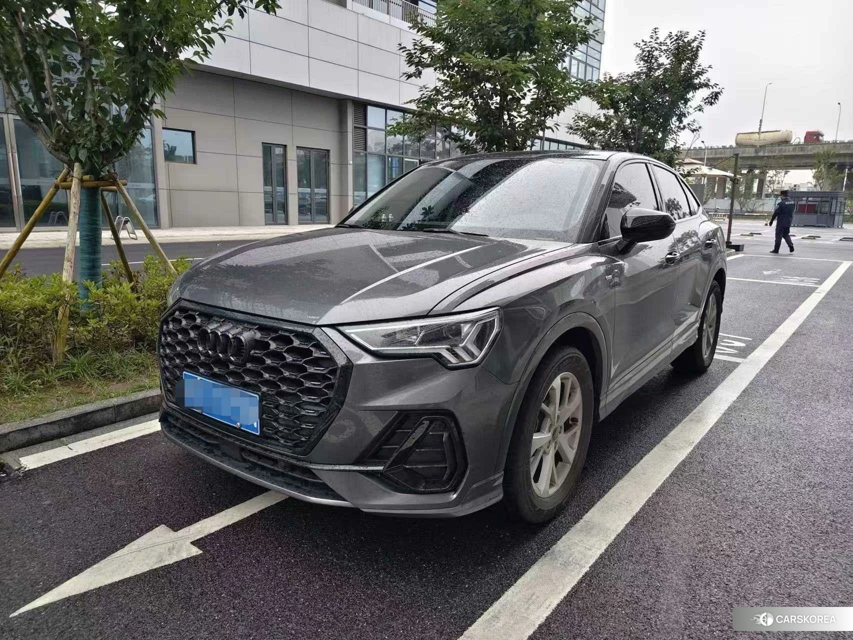 Audi Q3 Sportback 2022 Темно-серый из Китая