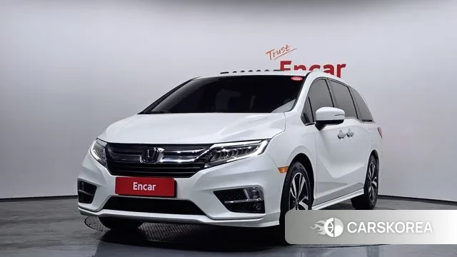 Honda Odyssey 2019 Белый из Кореи