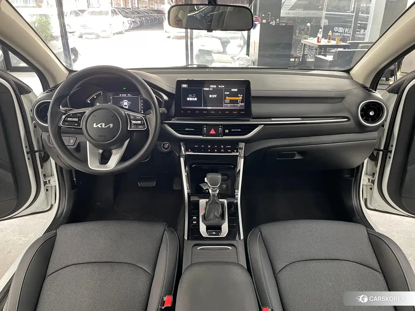Kia K3 2022 Белый из Китая