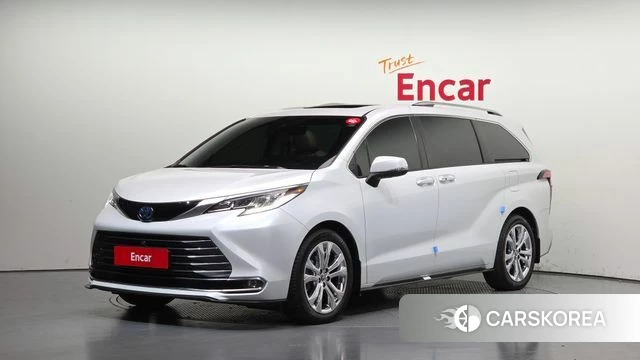 Toyota Sienna 4th Generation 2022 Белый из Кореи