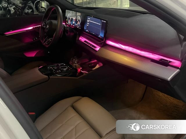 BMW 5 Series (G60) 2025 Белый из Кореи
