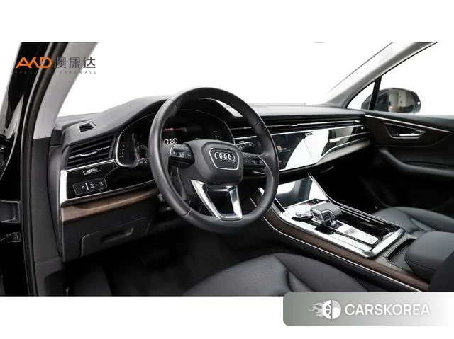 Audi Q7 2022 Черный из Китая