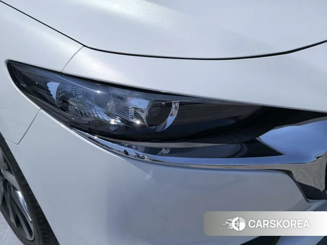 Mazda 3 Angkesaila 2023 Белый из Китая