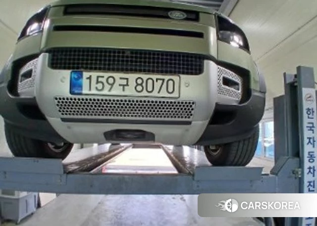 Land Rover Defender (L663) 2022 Зеленый из Кореи