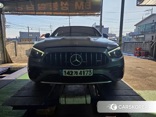 Mercedes-Benz E-Class W213 2021 Серый из Кореи