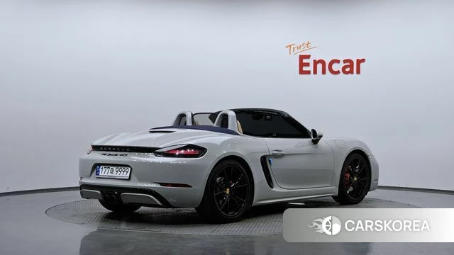 Porsche 718 Boxster 2018 Серебристо-серый из Кореи