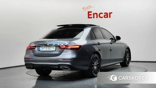 Mercedes-Benz E-Class W213 2023 Серый из Кореи