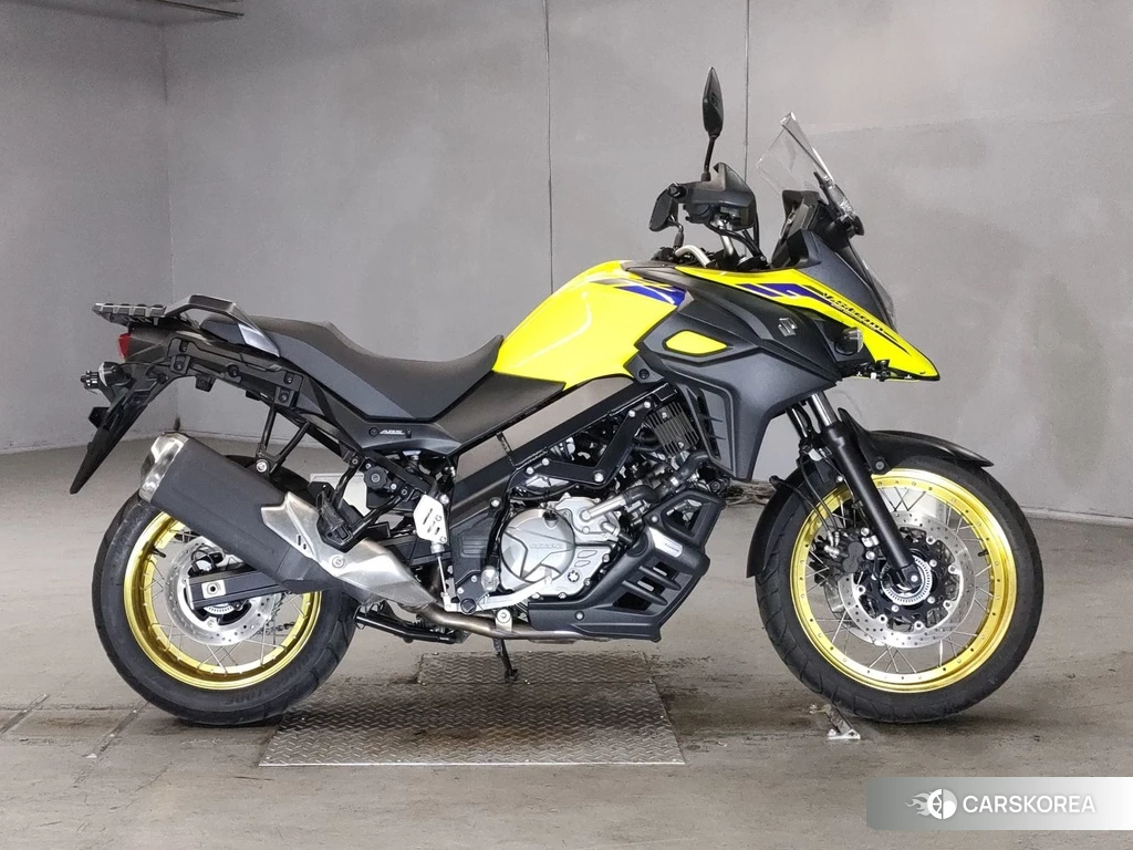 Проданный Suzuki V-STROM 650 XT 2021 из Японии