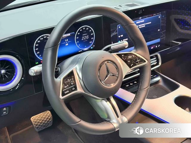 Mercedes-Benz CLA EV 2025 Серебристо-серый из Китая