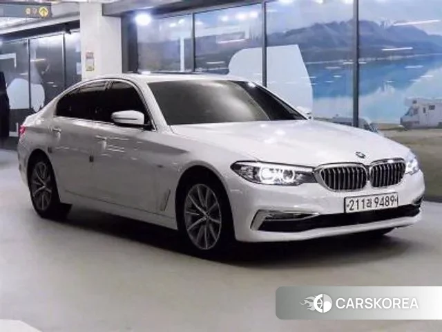 BMW 5 Series (G30) 2018 Белый из Кореи