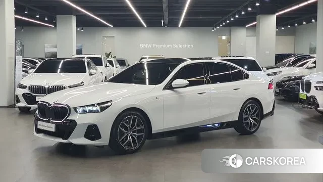 BMW 5 Series (G60) 2025 Белый из Кореи