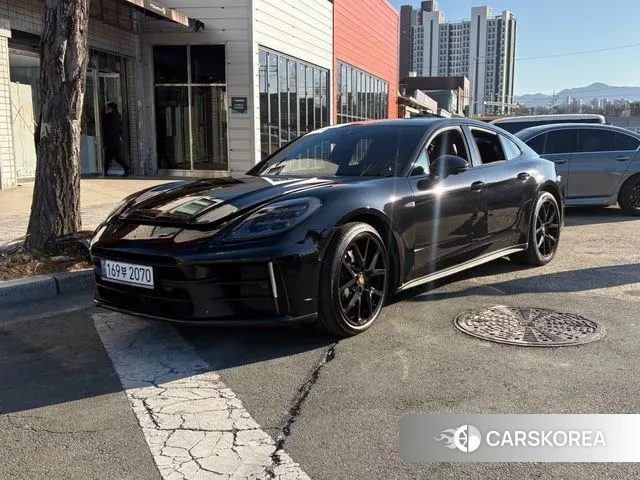 Porsche Panamera (972) 2024 Черный из Кореи