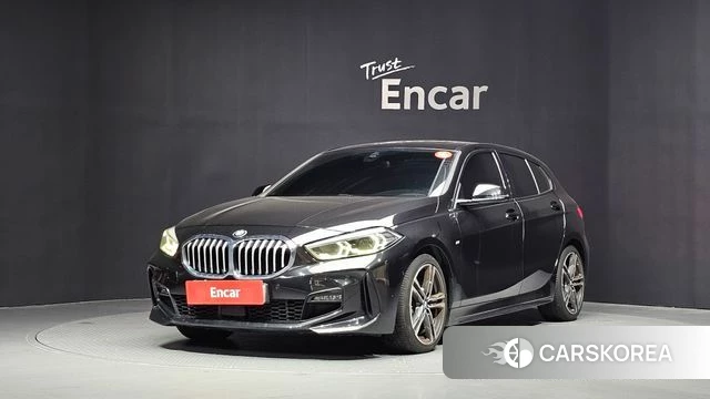 BMW 1 Series (F40) 2021 Черный из Кореи