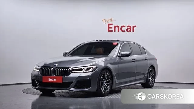 BMW 5 Series (G30) 2023 Серебристо-серый из Кореи