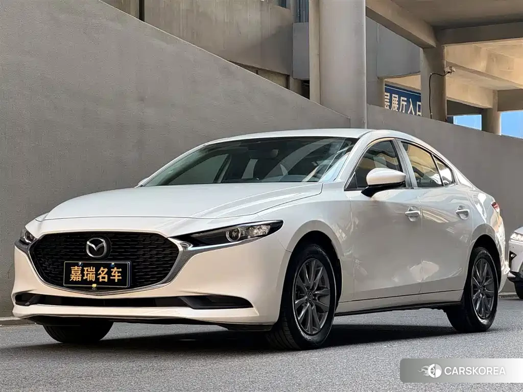 Mazda 3 2025 Белый из Китая